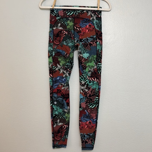 Lululemon Speed Up Tight *Full-On Luxtreme 28"
Zen Clash Multi - Picture 6 of 13